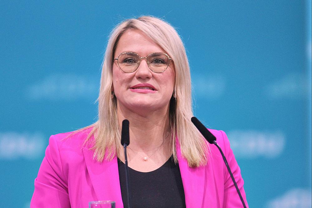 Christina Stumpp rügt BPB für Rückzug von X – Gefahr von Filterblasen?