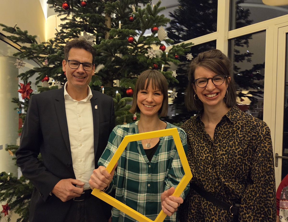 Christina Stürmer besucht Familien im Ronald McDonald Haus München am Deutschen Herzzentrum presseportal.de