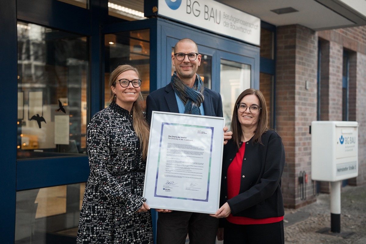 BG BAU unterzeichnet 