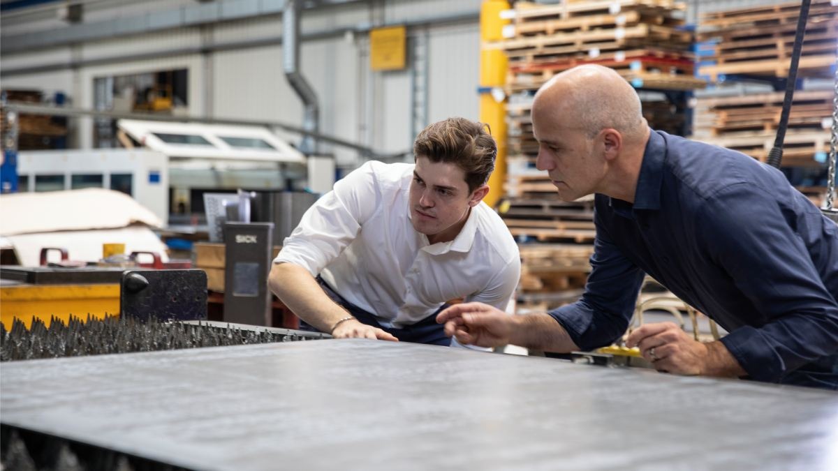 Wenn Stammkunden wegbrechen: Warum Industrie-Vertrieb digital neu gedacht werden muss presseportal.de