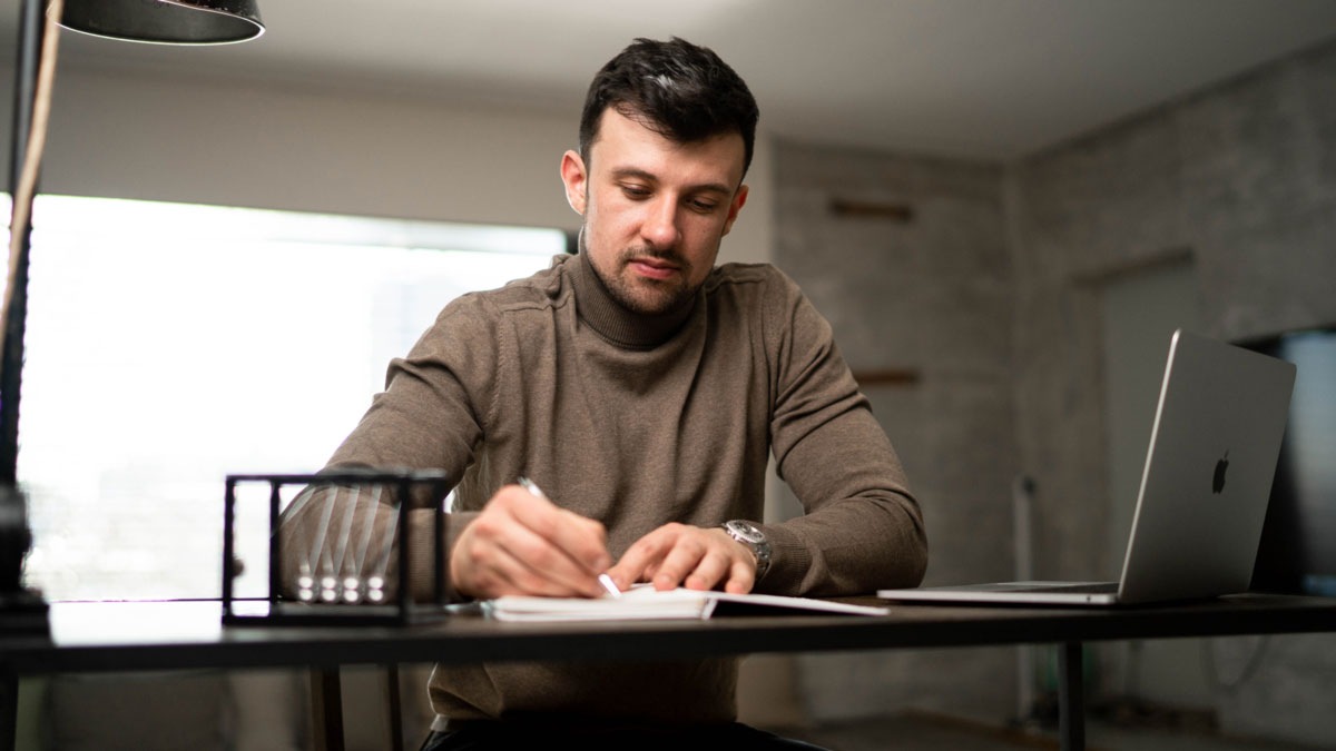 Jahresend-Check: Schluss mit Chaos – so bekommen Unternehmer Überblick über ihre Finanzen