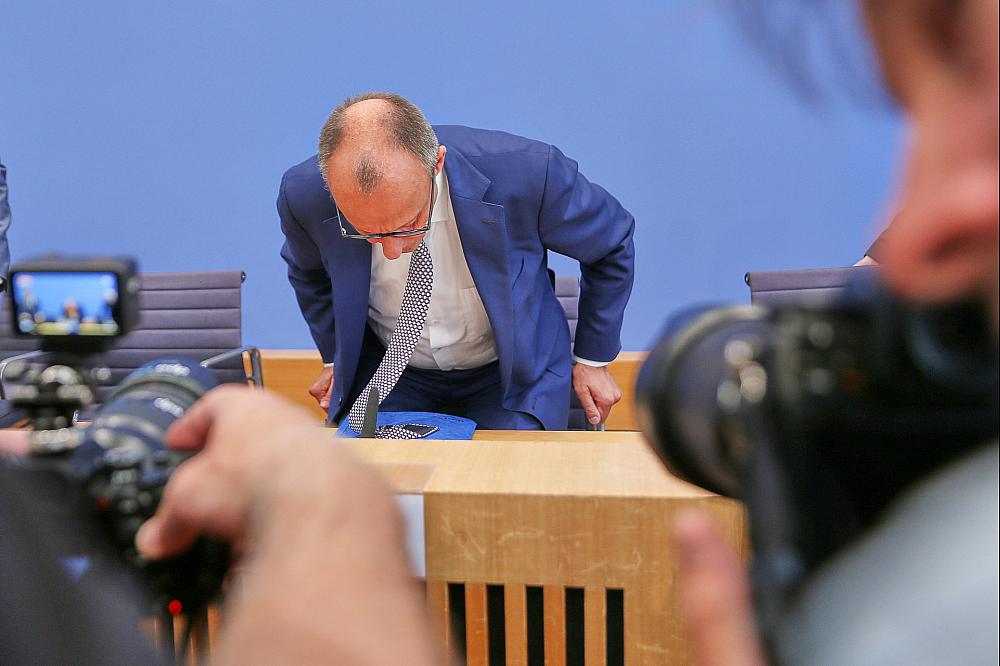 Friedrich Merz vor Fotografen (Archiv)