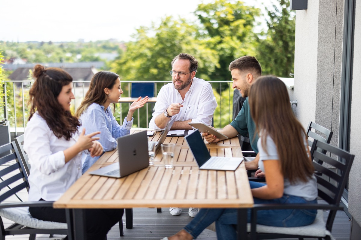 Wie eine Agentur aus Dachau DAX-Unternehmen, Konzern-Schwergewichte, namhafte Hochschulen und Bundesbehörden beim Generation Z Recruiting unterstützt presseportal.de
