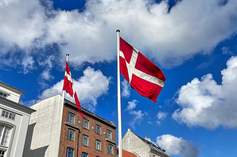 Dänemark Fahnen (Archiv) via dts Nachrichtenagentur