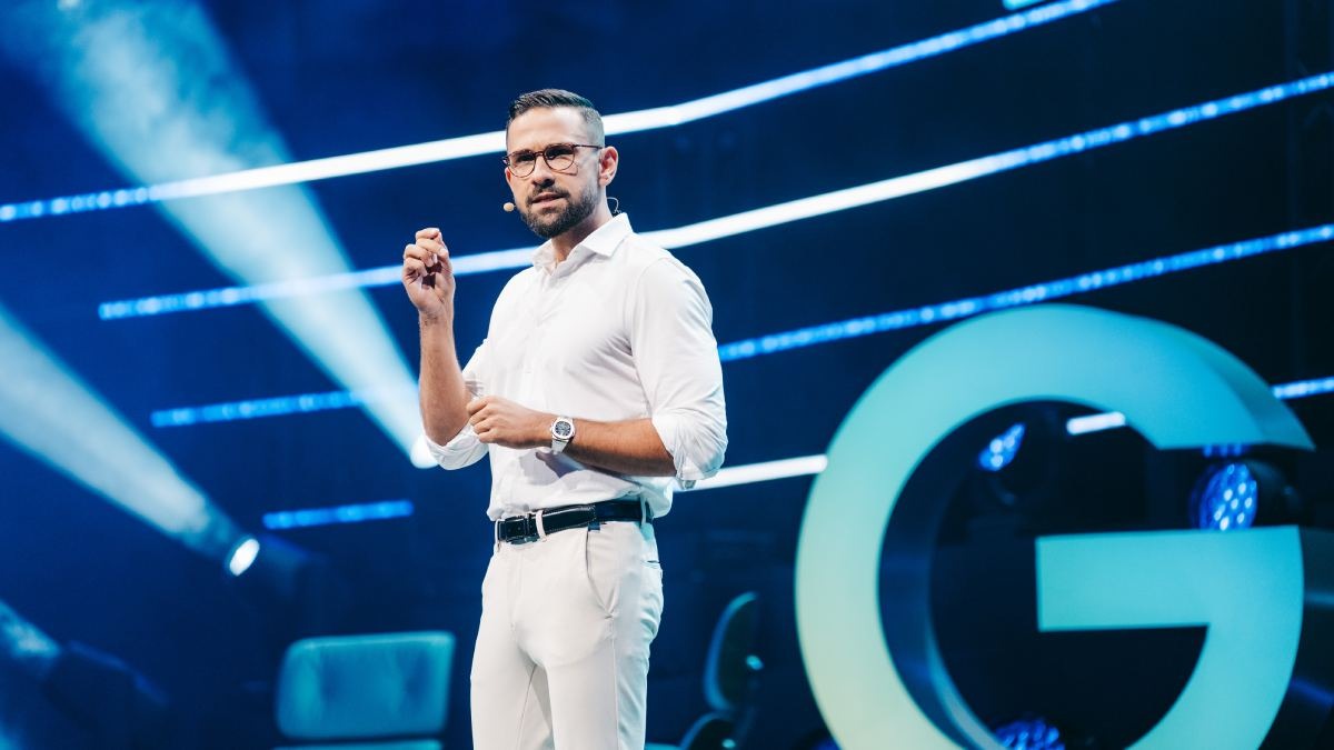 Für Unternehmer, die im Tagesgeschäft untergehen: Enis Eisfeld erklärt, wie Sie wieder die Kontrolle über Ihr Business bekommen