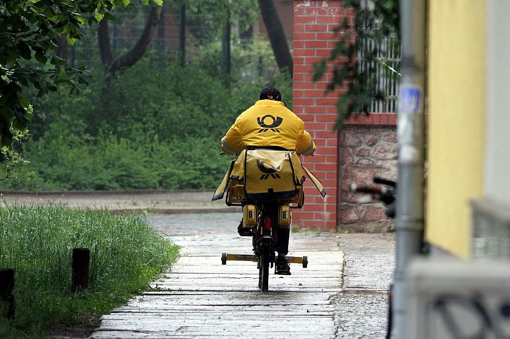 Postbotin (Archiv) via dts Nachrichtenagentur