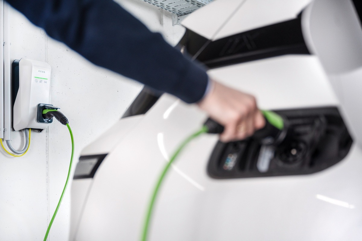 KEBA launcht Wallbox KeContact P40 mit Typ-2-Buchse