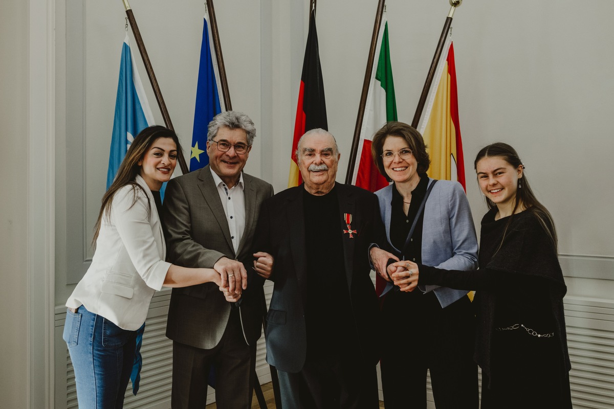 Aus der Mitte der Gesellschaft / Auf Vorschlag des Bürgerrats Bildung und Lernen erhält Carl Richard Montag (96) das Bundesverdienstkreuz