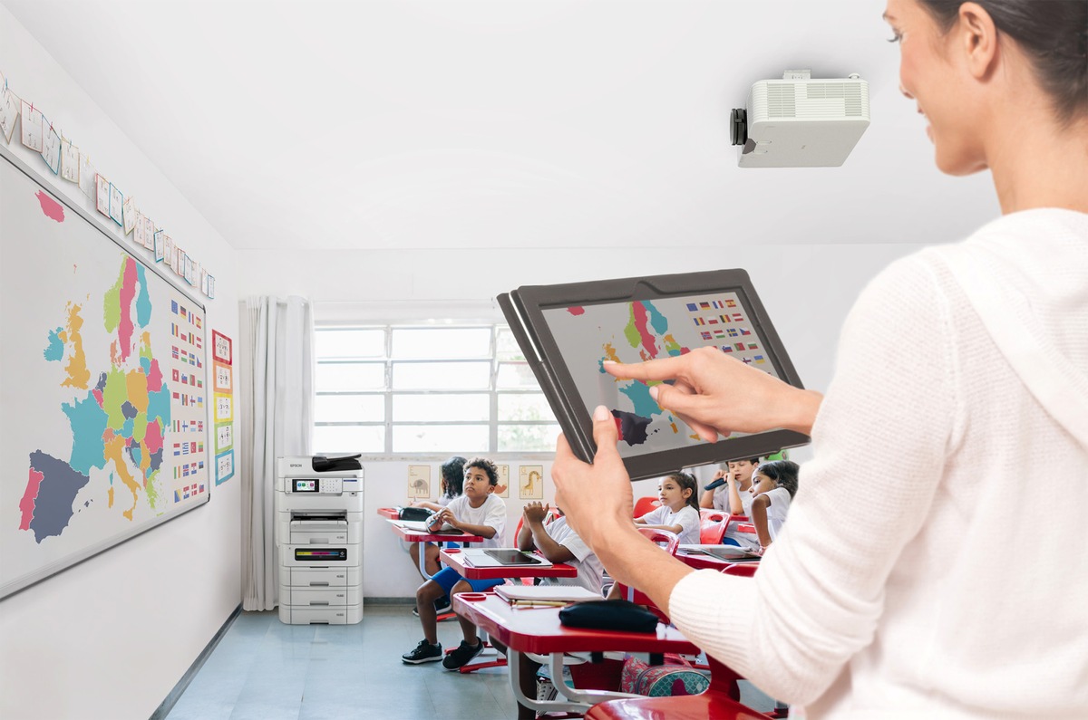 Epson Studie: Statt Frontalunterricht - Lehrkräfte für mehr Lernbegleitung im Klassenzimmer presseportal.de