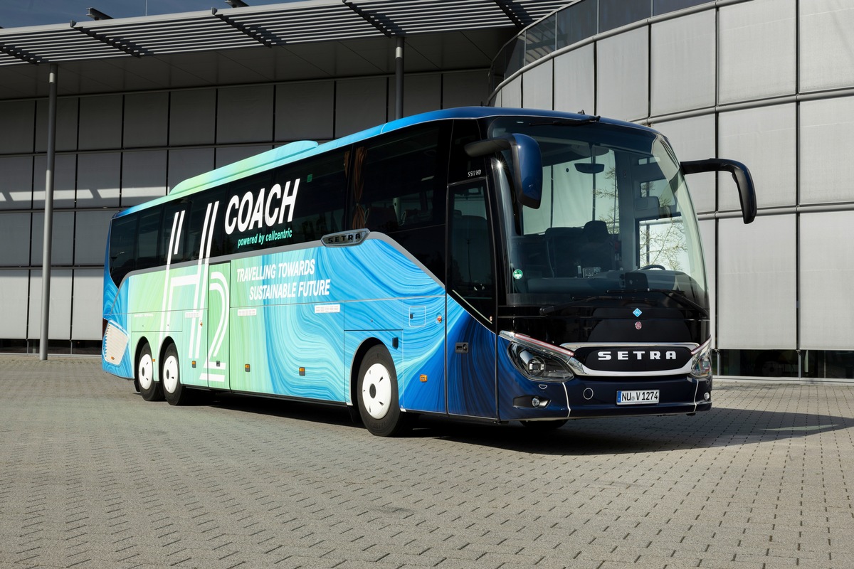 Daimler Buses bringt in Zusammenarbeit mit FEV ersten wasserstoffbasierten Setra-Reisebus 