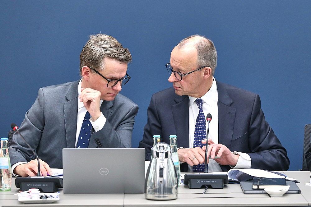 Carsten Linnemann und Friedrich Merz am 09.02.2026 via dts Nachrichtenagentur