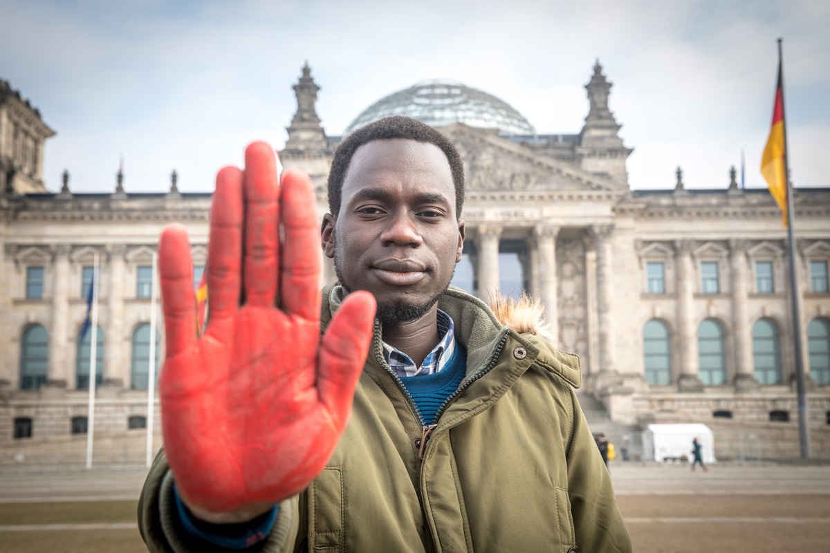 Ex-Kindersoldat appelliert an die Bundesregierung: 