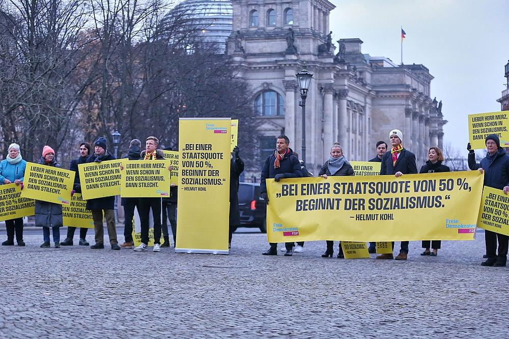Demo der FDP vor dem Brandenburger Tor (Archiv)