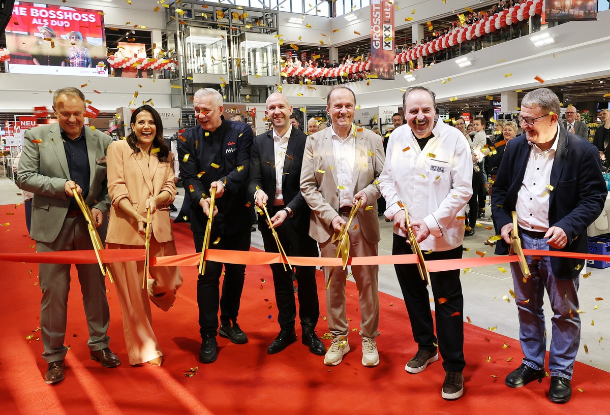 XXXLutz eröffnet sein neues Möbelhaus der Extraklasse in Rangsdorf: Die Brandenburg-Premiere geht mit Kunden, prominenten Gästen und einem einzigartigen Event über die Bühne presseportal.de