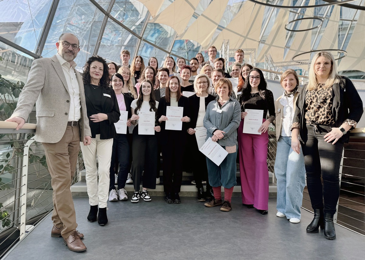 Stroke Nurses für höchste Versorgungsqualität / Qualifizierungslehrgang am RHÖN-KLINIKUM Campus Bad Neustadt erfolgreich beendet presseportal.de