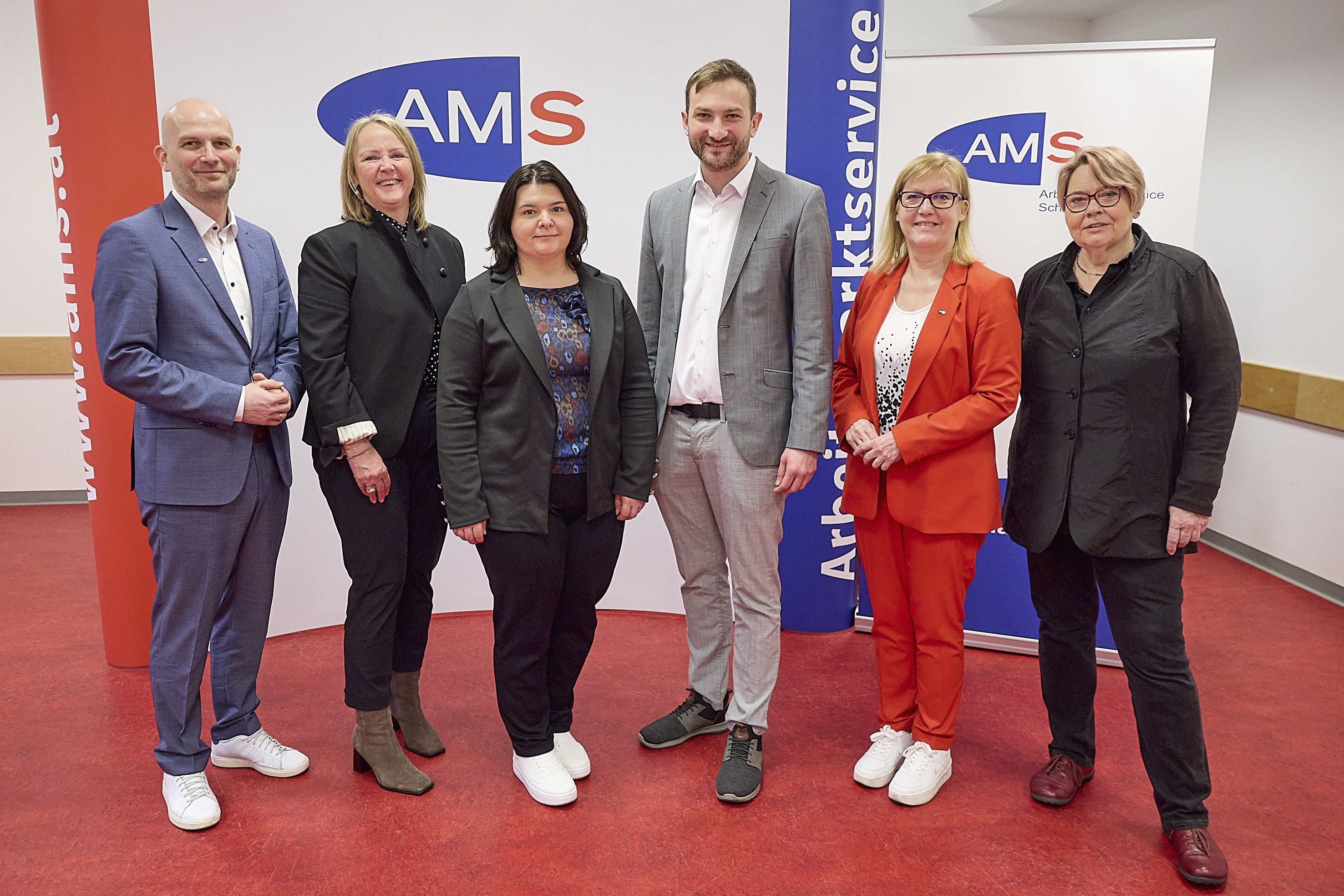 AMS & proAktiv NÖ Job Offensive photonews.at/Georges_Schneider über pressetext.de