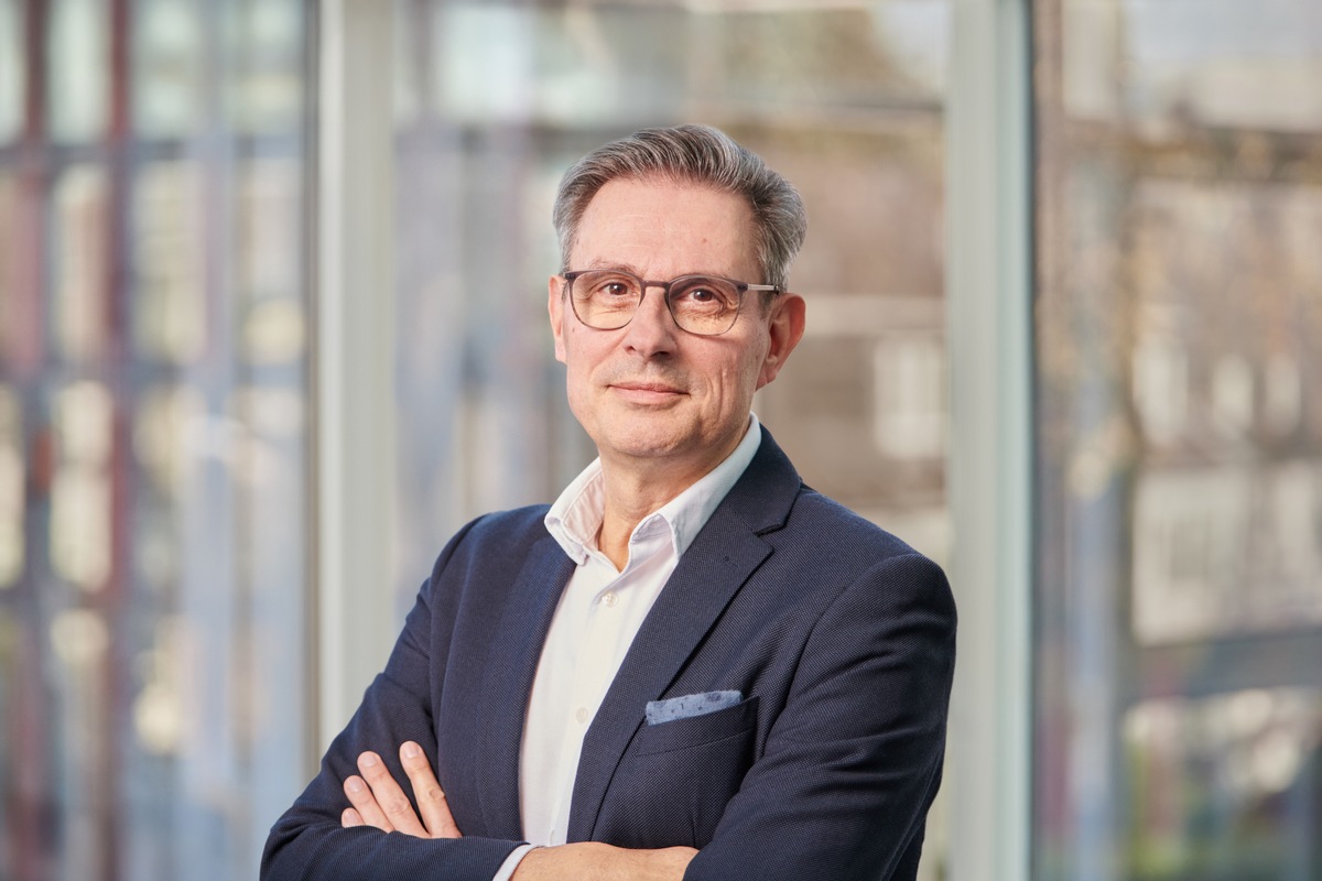 Dachdeckerverband: Energiewende darf nicht ausgebremst werden / Hemmnisse beim Photovoltaik-Ausbau gefährden Energiewende / Ausbau von Mieterstrom als Erfolgsmodell