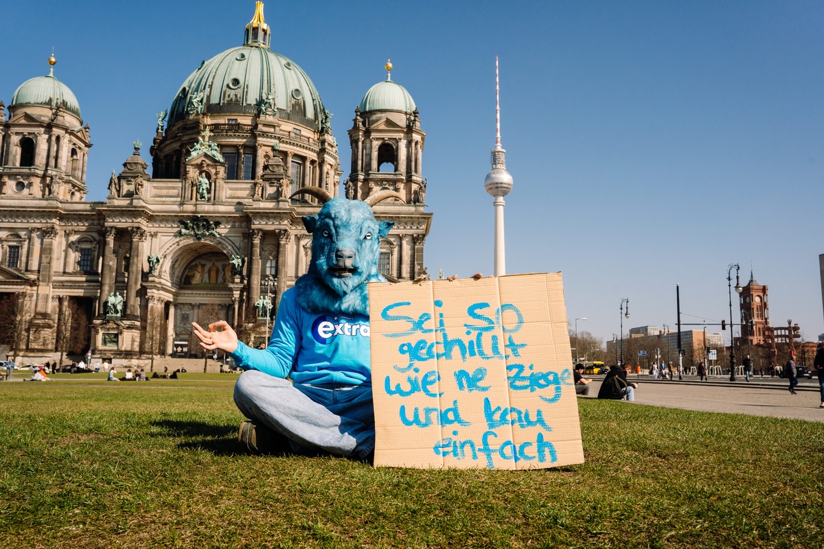 Kauen wie die Ziegen: EXTRA® präsentiert witzige Kaugummi-Kampagne für weniger Overthinking-Gedanken