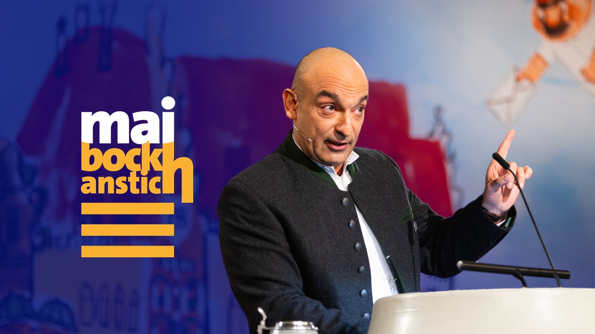 Django Asül derbleckt beim Maibockanstich am 14. April im BR Fernsehen