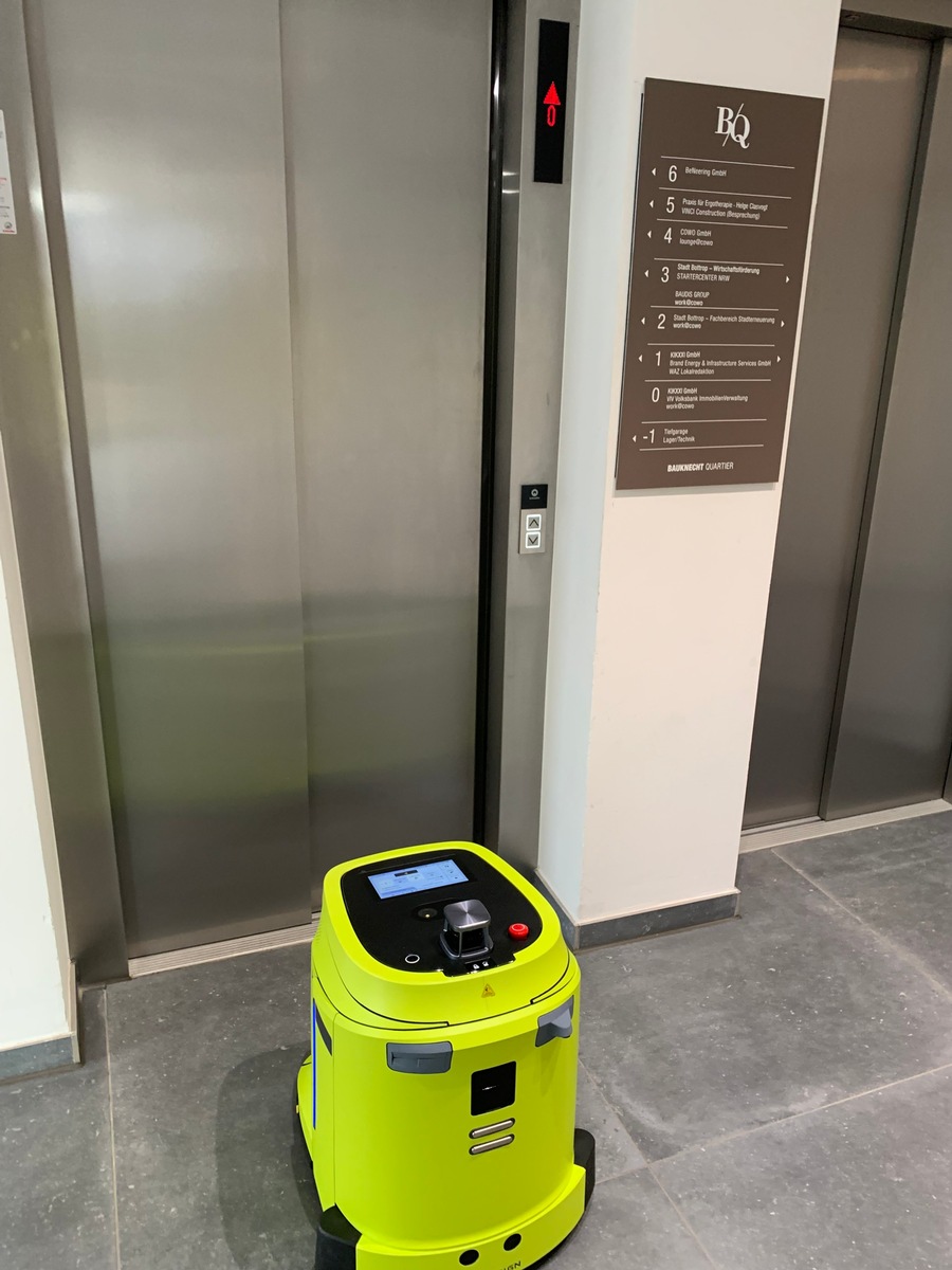 Reinigungsroboter nutzt erstmals selbstständig Schindler Aufzüge im Bauknecht-Quartier Bottrop