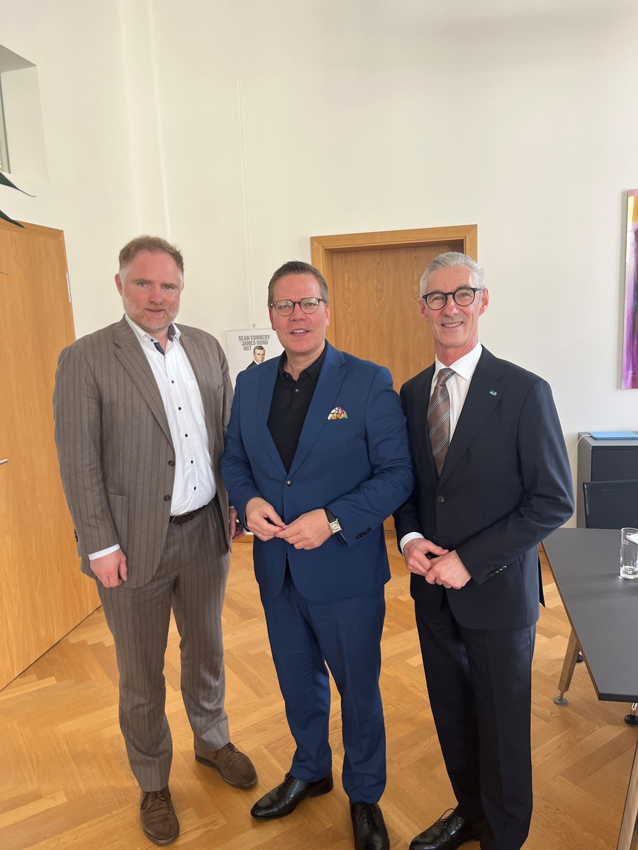 biha-Präsident Eberhard Schmidt trifft Gesundheits-Staatssekretär Tino Sorge in Berlin