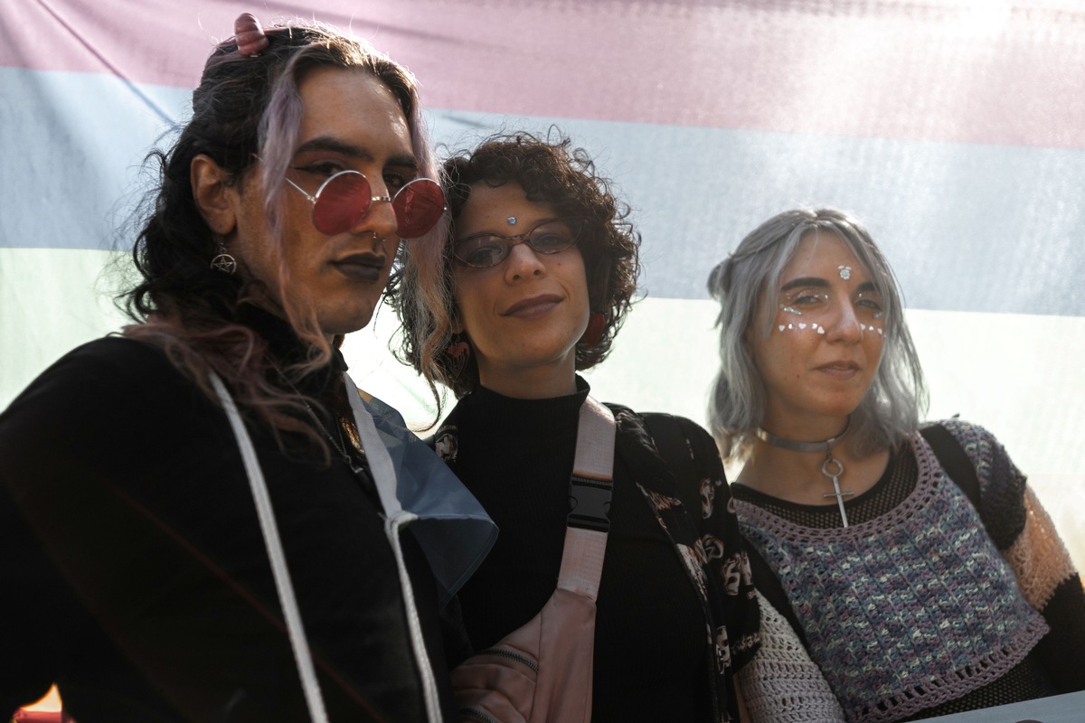 Raum für Vielfalt schaffen: So lassen sich Behandlung von und Umgang mit trans* und nichtbinären Personen verbessern presseportal.de