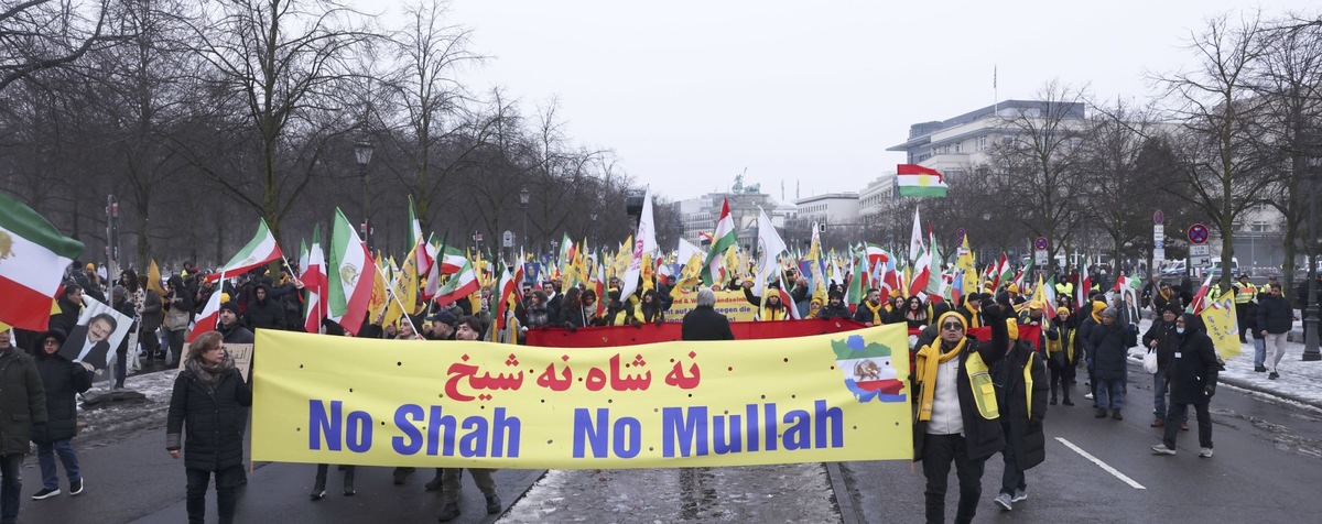 Empörung in Deutschland über Pahlavi-Besuch: 22 Persönlichkeiten und Diaspora-Gruppen warnen vor Legitimierung