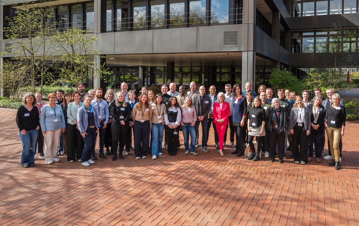 Engagement gegen Desinformation: Schulwettbewerb zeichnet innovative Projekte aus