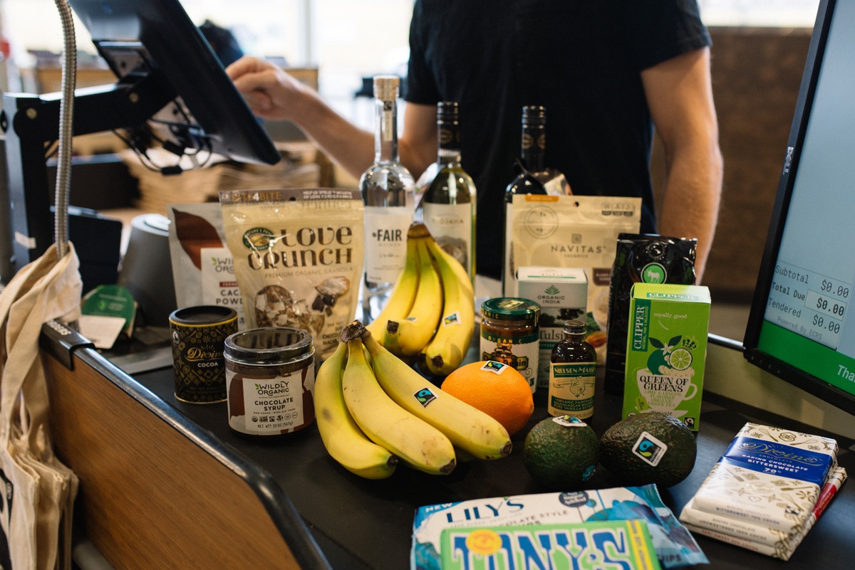 Umsatz mit Fairtrade-Produkten knackt 3-Milliarden-Grenze / Fairtrade Deutschland veröffentlicht Jahresbericht 2025/2026