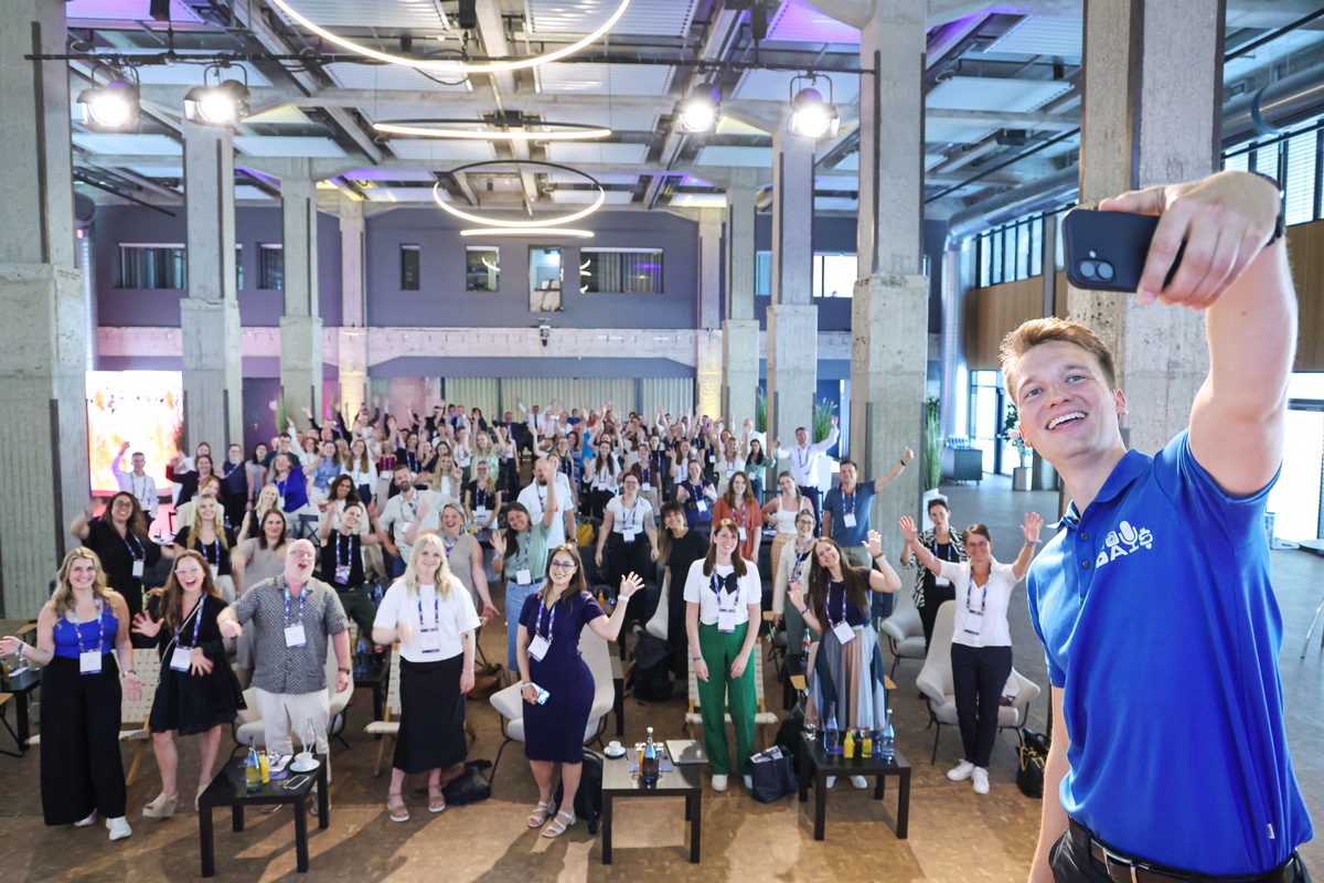 Social Media 2026: Kommunikation wird zur Anwendungssache / Konsequent praxisorientiert: Über 700 Workshop-Plätze, Arbeiten mit KI-Tools und direkter Transfer in den Unternehmensalltag