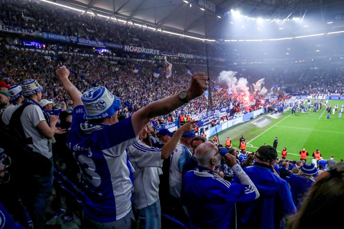 Neue Sky Original Doku begleitet Schalke 04 hautnah und exklusiv auf dem Weg in die Fußball-Bundesliga presseportal.de