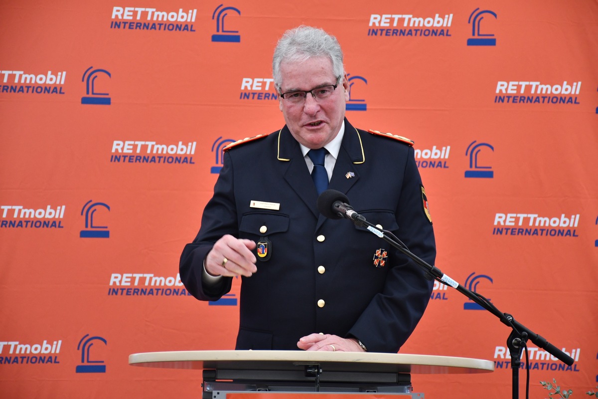Plattform für Netzwerkarbeit zum Bevölkerungsschutz / Messe RETTmobil INTERNATIONAL in Fulda eröffnet / DFV-Präsident dankt Partnern