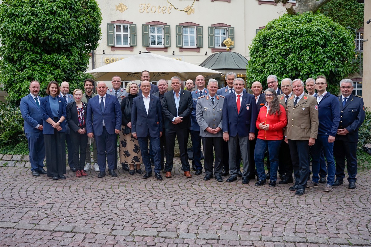 Gipfeltreffen von ASB, DRK, Johanniter-Unfall-Hilfe, Malteser Hilfsdienst und DLRG auf der RETTmobil 2026: 