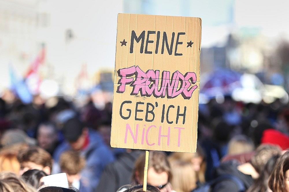Schüler-Demo gegen Wehrdienstpläne (Archiv)