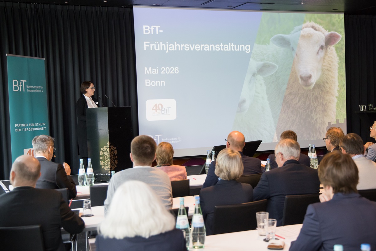 Erfahrung trifft Zukunft: Tiergesundheit im Wandel - 40 Jahre BfT