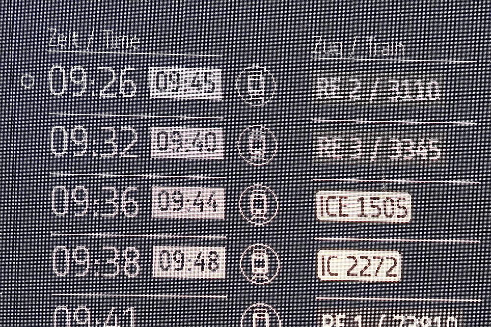 Anzeigetafel bei der Deutschen Bahn (Archiv)