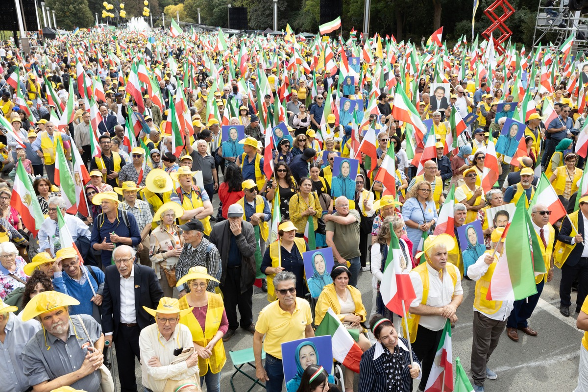Mega-Protest in Paris: 100.000 Teilnehmer gegen Hinrichtungen und für eine demokratische Republik im Iran erwartet