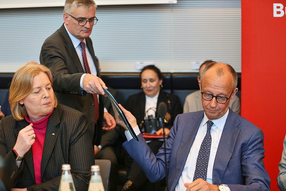 Bärbel Bas, Stefan Kornelius, Friedrich Merz am 19.05.2026 via dts Nachrichtenagentur