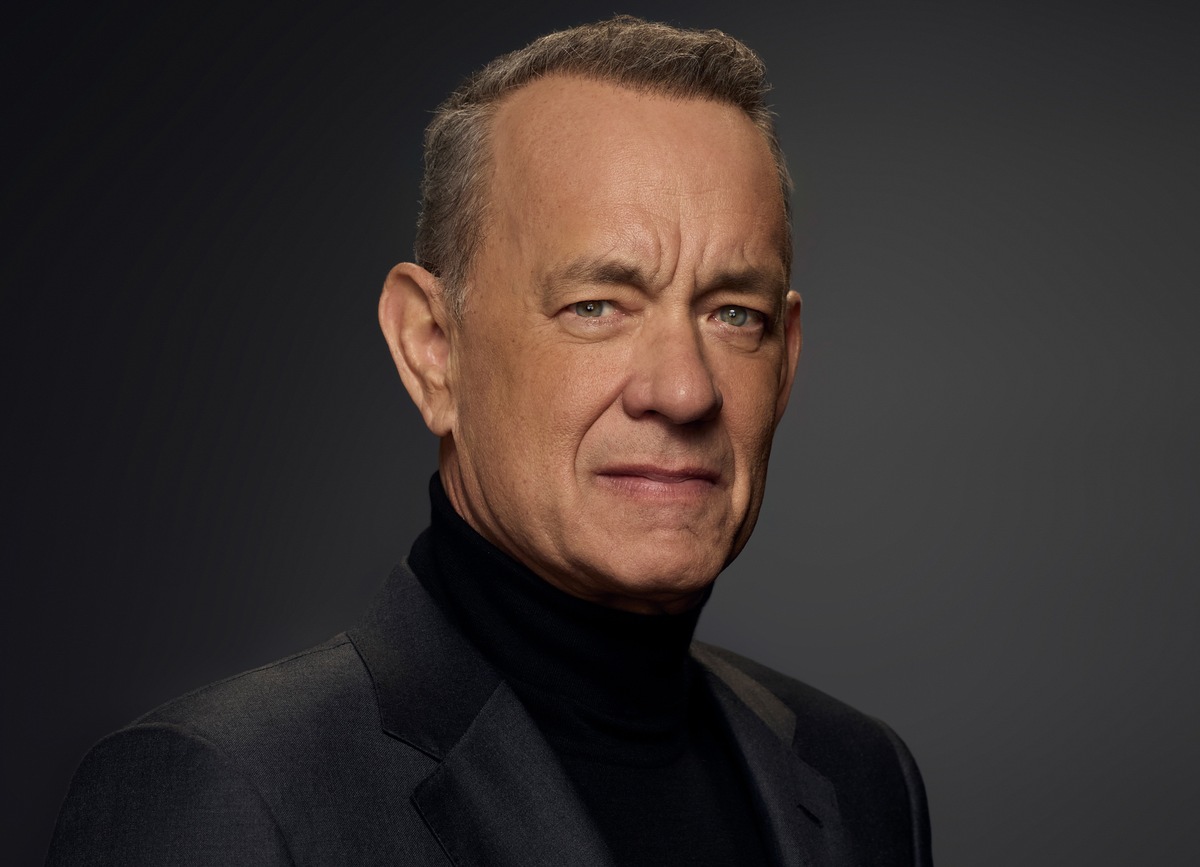 Tom Hanks erzählt die Geschichte des Zweiten Weltkriegs: Neue umfassende Doku-Serie des HISTORY Channels startet am 26. Mai im deutschsprachigen Raum