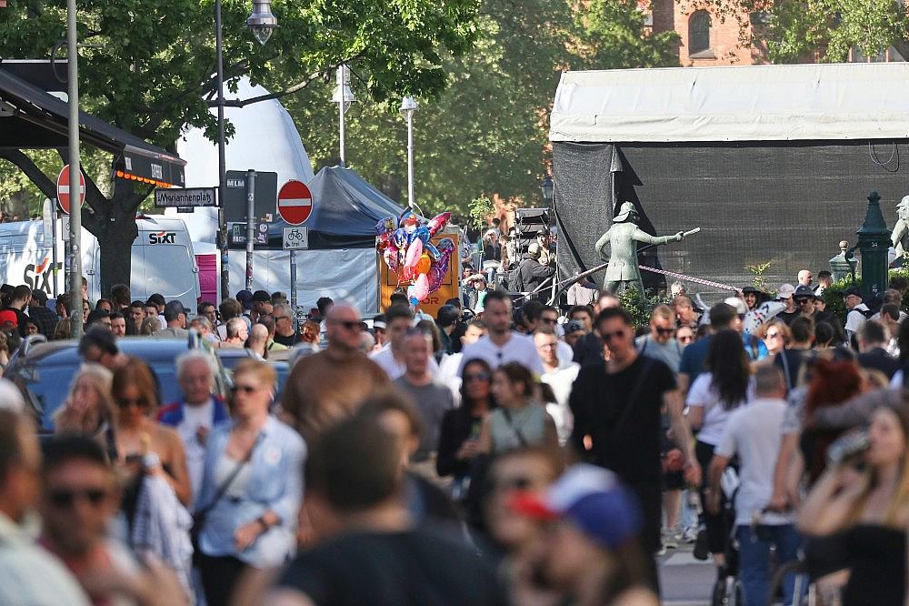 Menschen auf der Straße (Archiv)