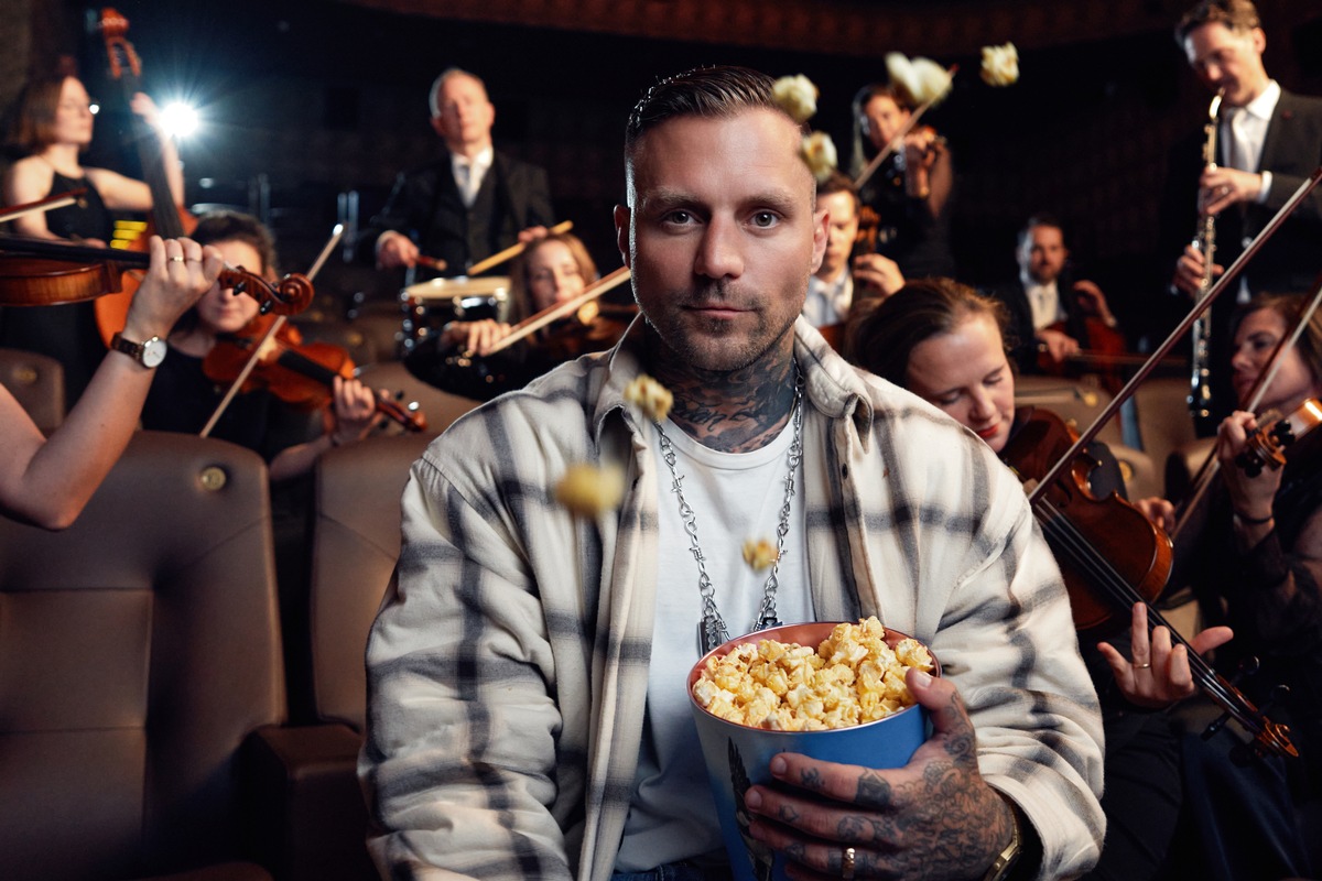 KONTRA K BEI CHANNEL AID GOES CINEMA / Kontra Ks exklusive Deutschland-Show bei Channel Aid kommt live auf die große Leinwand