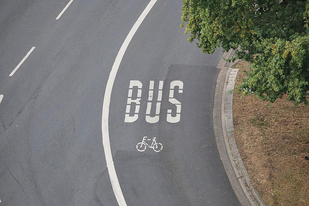 Fahrspur für Busse und Fahrräder (Archiv) via dts Nachrichtenagentur