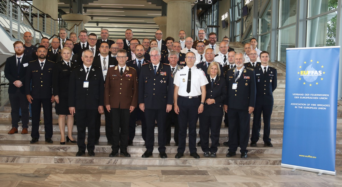 Viele Sprachen, ein Ziel: Internationale Zusammenarbeit der Feuerwehrverbände / EUFFAS und CTIF nutzen INTERSCHUTZ für Gremientagungen mit grenzübergreifendem Fokus