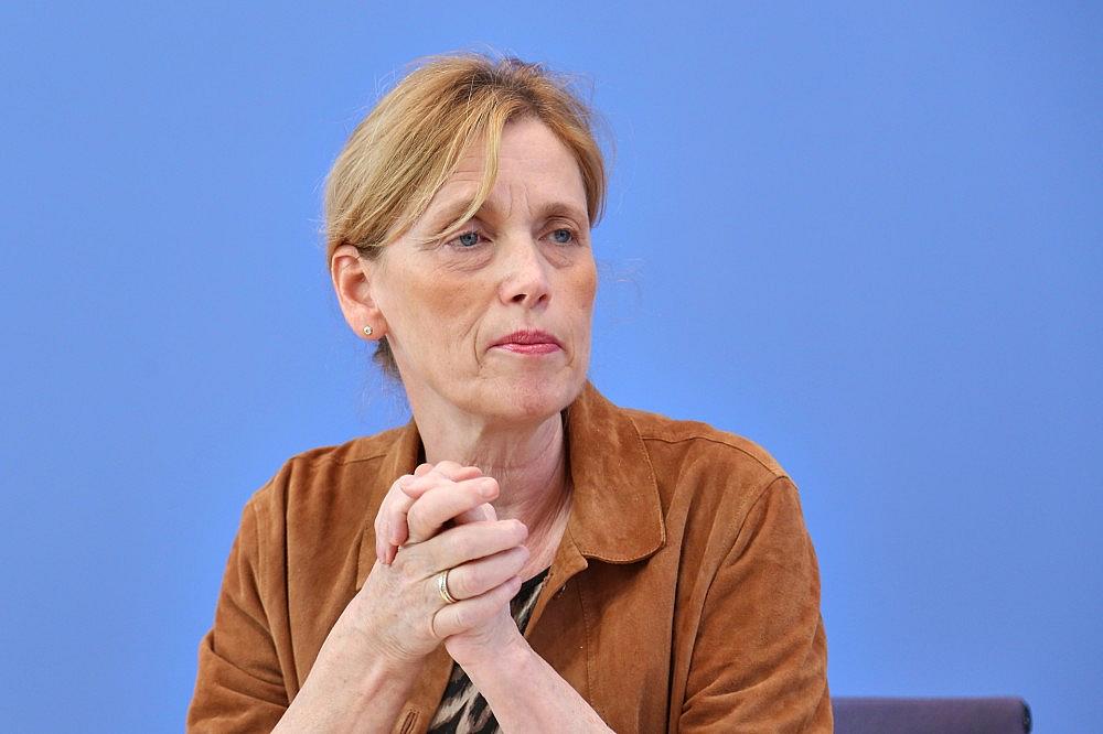 Prien kritisiert EU-Lohntransparenz – Nachverhandlungen geplant