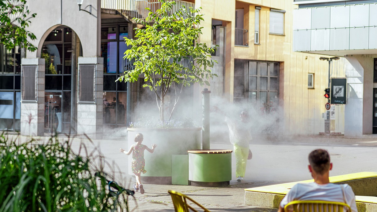 Rettung vor der Stadthitze: Runge und Raintime schaffen Abkühlung auf Knopfdruck / Hitzeaktionstag am 11. Juni