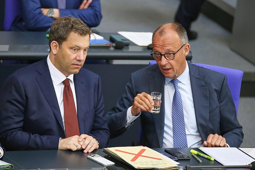 Lars Klingbeil, Friedrich Merz am 11.06.2026