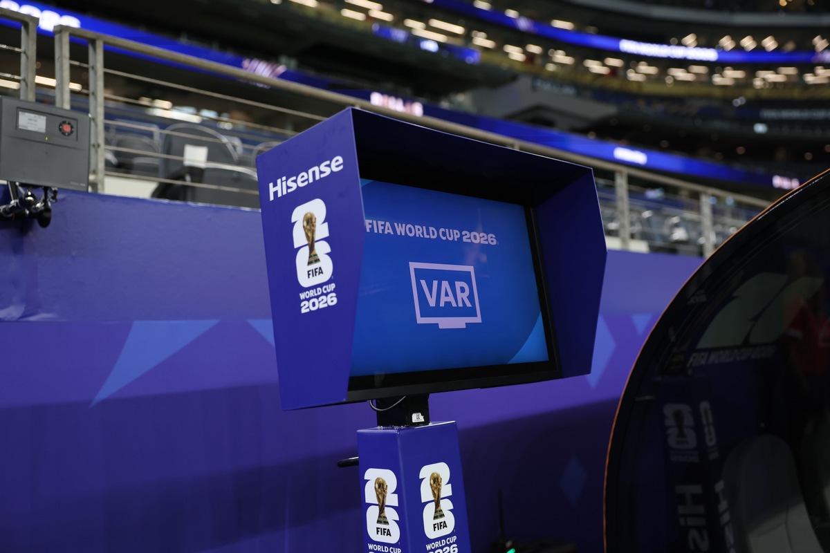 Hisense RGB MiniLED unterstützt VAR-Einsätze bei der FIFA WM 2026