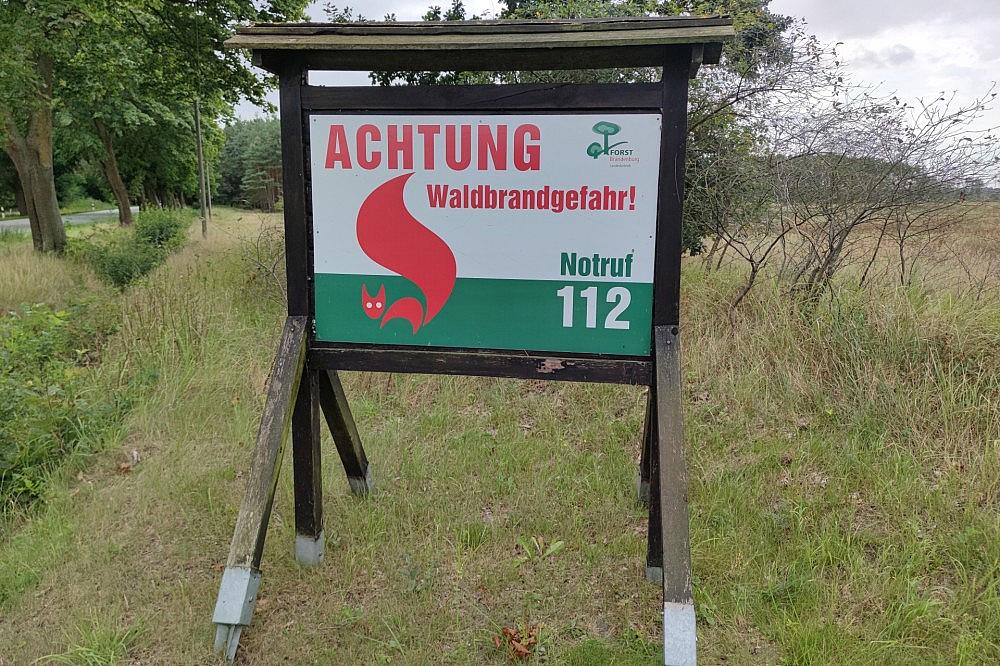 Hinweis auf Waldbrandgefahr (Archiv)