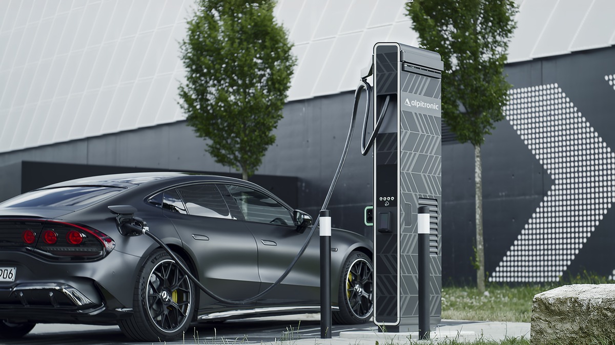 Alpitronic erweitert HYC1000: High Performance Dispenser lädt E-Autos mit bis zu 1 MW