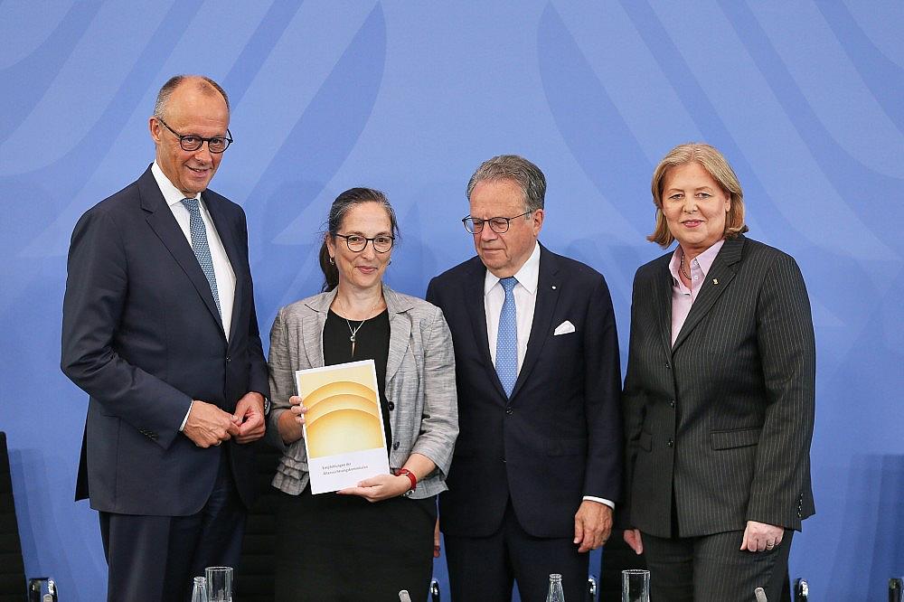 Übergabe des Berichts der Rentenkommission am 23.06.2026